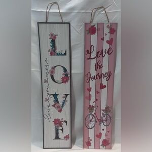 Valentines Wall Decor Set Pink and White Set of 2.